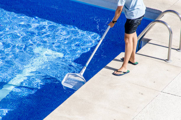 Réparer les fissures de votre piscine en plâtre