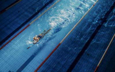 Si votre piscine a perdu de l’eau pendant la nuit, vérifiez qu’il n’y a pas de fuites.