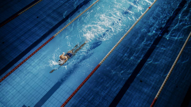 Si votre piscine a perdu de l’eau pendant la nuit, vérifiez qu’il n’y a pas de fuites.