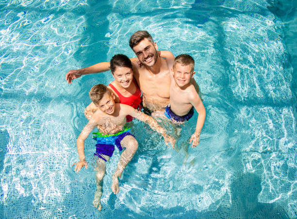 Aidez-nous ! Le niveau d’eau de ma piscine baisse !