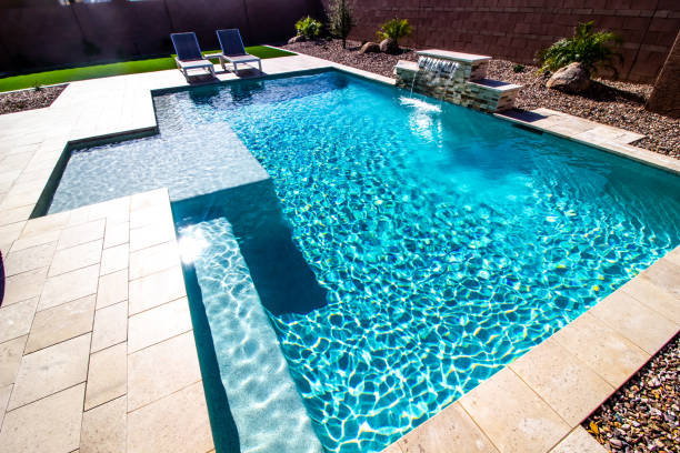 Intervention piscine Lyon : 5 causes courantes de fuites dans les piscines