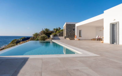 Comment réparer une fuite de piscine au niveau des projecteurs ?