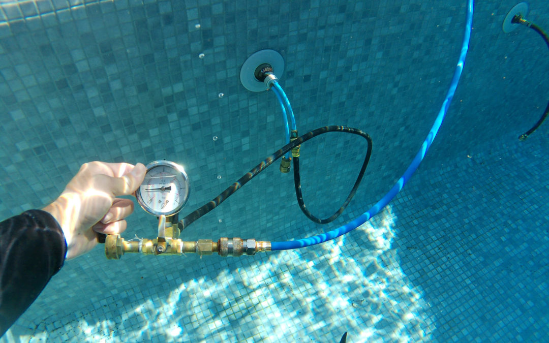 Quels tests sont utilisés lors d’une recherche de fuite piscine à Lyon pour vérifier les buses de refoulement ?